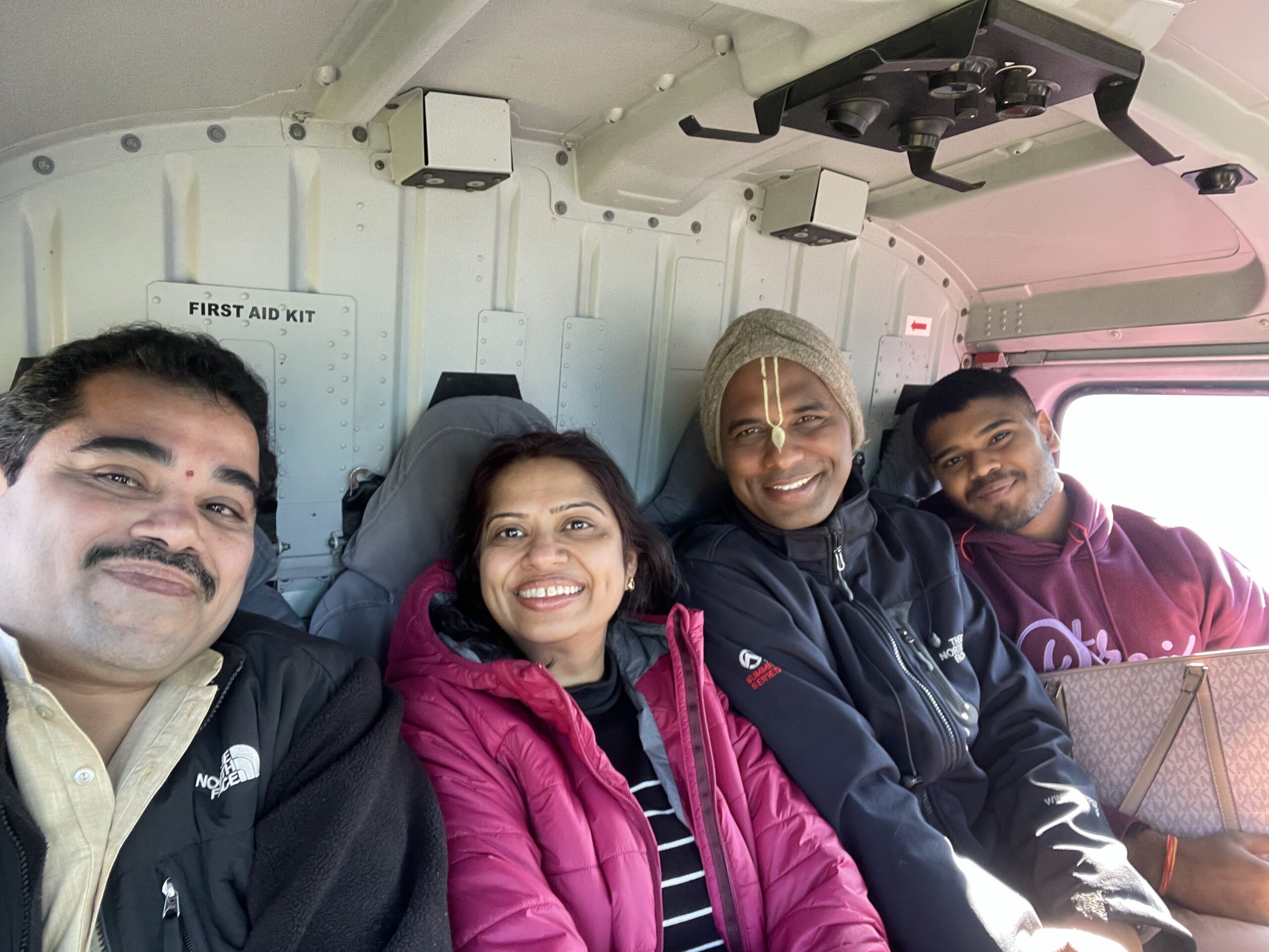 Yatris in char dham helicopter